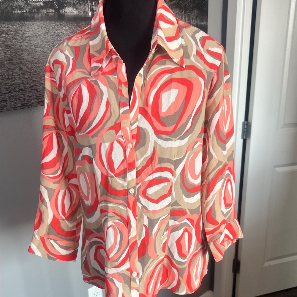 New York & Company Women's Red and Tan Button Down Shirt